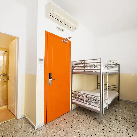Albergue Safestay Monastiraki Atenas