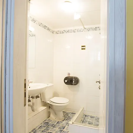 Safestay Monastiraki Atenas