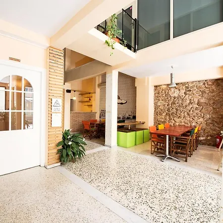 Safestay Monastiraki Atenas