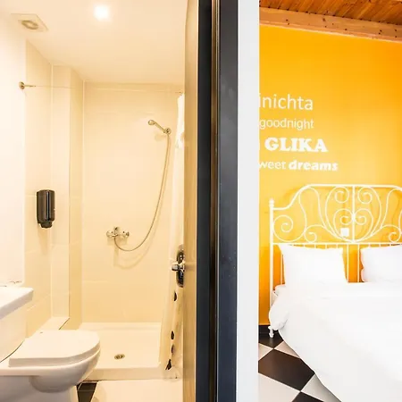 Safestay Monastiraki Hostel *